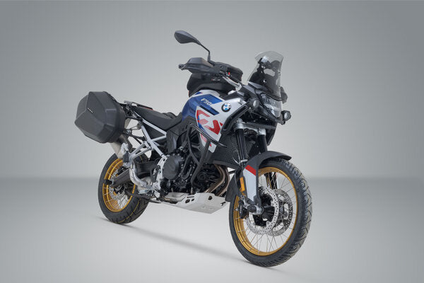 ZESTAW KUFRÓW BOCZNYCH AERO ABS I STELAŻY SW-MOTECH BMW F 900 GS (23-) 2X25L 3