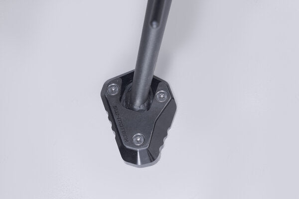 NAKŁADKA NÓŻKI BOCZNEJ SW-MOTECH KAWASAKI VERSYS 1000 (14-)/1100 (24-) BLACK/SILVER 3