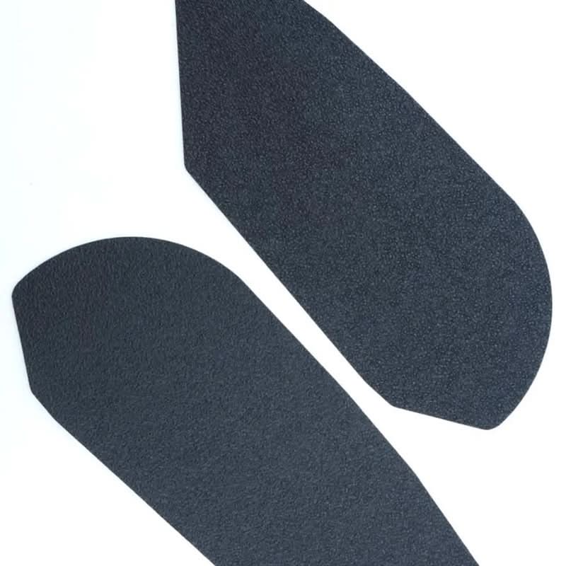 NAKLEJKA NA BAK TANKPAD ANTYPOŚLIZGOWY 2 CZĘŚCI RG RACING TRIUMPH 675 DAYTONA/STREET TRIPLE (06-12) 1