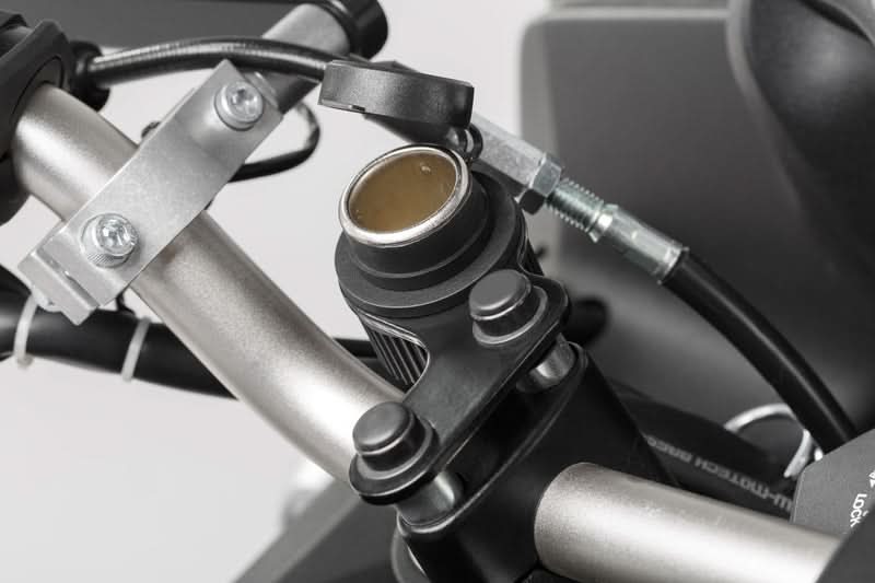 GNIAZDO ZAPALNICZKI STANDARD 12V SW-MOTECH PRZEWÓD 160CM 1