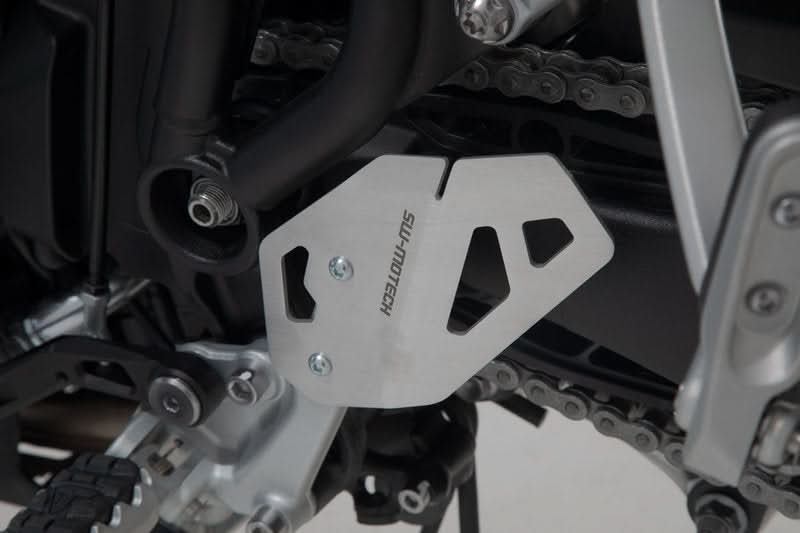 OSŁONA PIĘTY NA LEWĄ STRONĘ SW-MOTECH TRIUMPH TIGER 900/GT/RALLY/PRO (19-23) SILVER 1