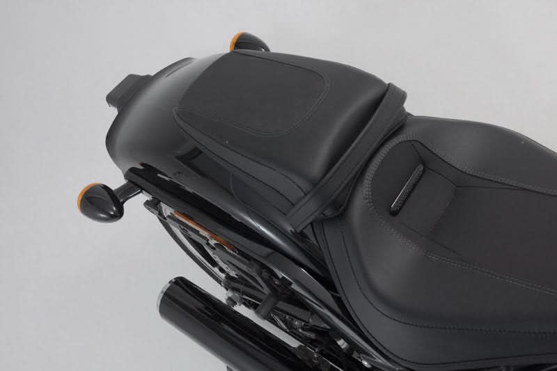 ZESTAW SAKW I STELAŻY LEGEND GEAR LH1/LH1 SW-MOTECH 2X19,5L FATBOY/S BREAKOUT/S (17-) 9