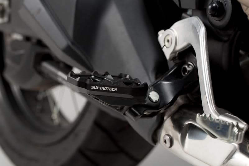 PRZEDŁUŻENIE PODNÓŻKÓW SW-MOTECH HONDA CRF 1000L/ADV SPORTS (18-) BLACK 1