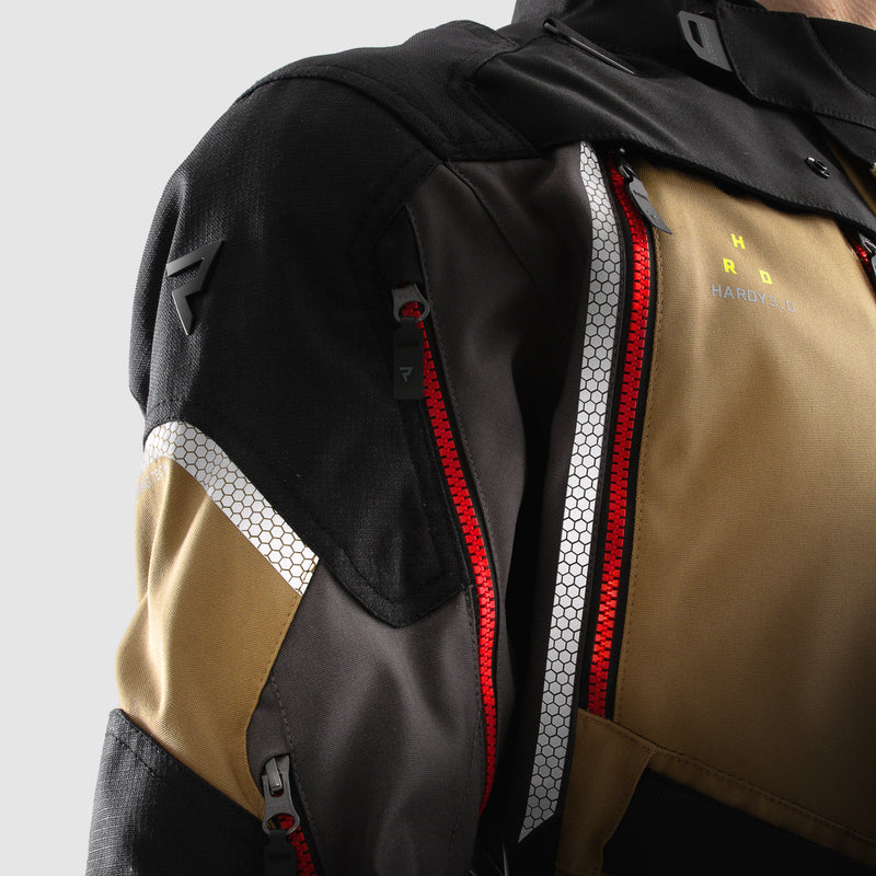 Kurtka motocyklowa tekstylna Rebelhorn Hardy 3.0 Desert Grey Red 63 324135_ZAL794799.jpg