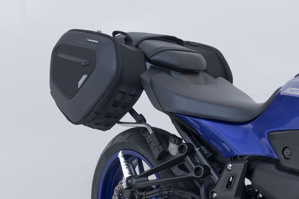 ZESTAW SAKW BOCZNYCH PRO BLAZE I STELAŻY SW-MOTECH YAMAHA MT-07/MOTO CAGE/TRACER BLACK 5