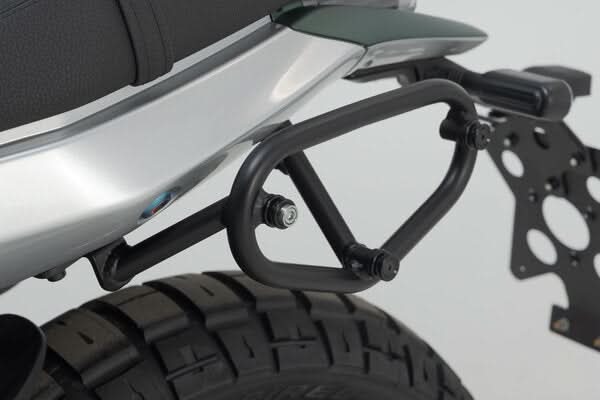 ZESTAW KUFRA BOCZNEGO URBAN ABS I STELAŻA SW-MOTECH BENELLI LEONCINO 800 TRAIL (21-) BLACK 1X16,5L 5