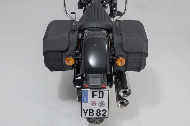 ZESTAW SAKW I STELAŻY LEGEND GEAR LH1/LH1 SW-MOTECH 2X19,5L SOFTAIL STRBOB (17-) STANDARD (20-) 7