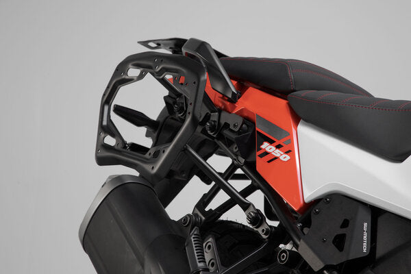 ZESTAW KUFRÓW BOCZNYCH SW-MOTECH DUSC SUZUKI V STROM 1050 (19-) 41/33L BLACK 9