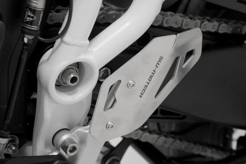 OSŁONA PIĘTY NA LEWĄ STRONĘ SW-MOTECH TRIUMPH TIGER 900/GT/RALLY/PRO (19-23) BLACK 1