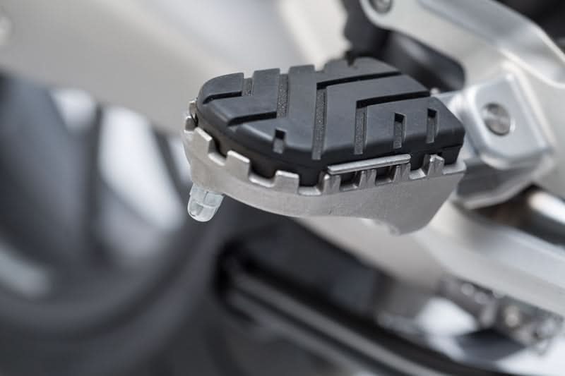 PODNÓŻKI ION SW-MOTECH BMW F 700 GS (12-18) F 800 GS (07-18)/ADV(16-18) SILVER 3