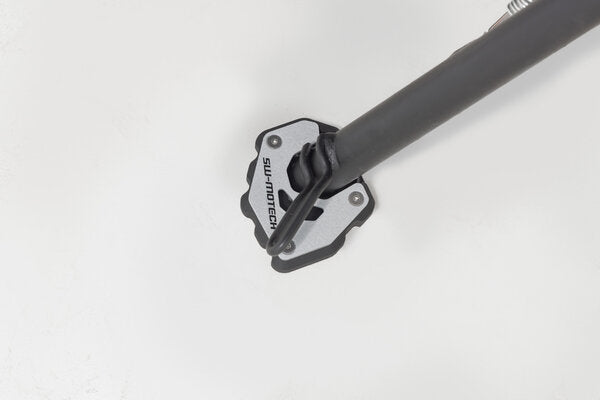 NAKŁADKA NÓŻKI BOCZNEJ SW-MOTECH BLACK/TRIUMPH TRIDENT 660 (24-) BLACK SILVER 5