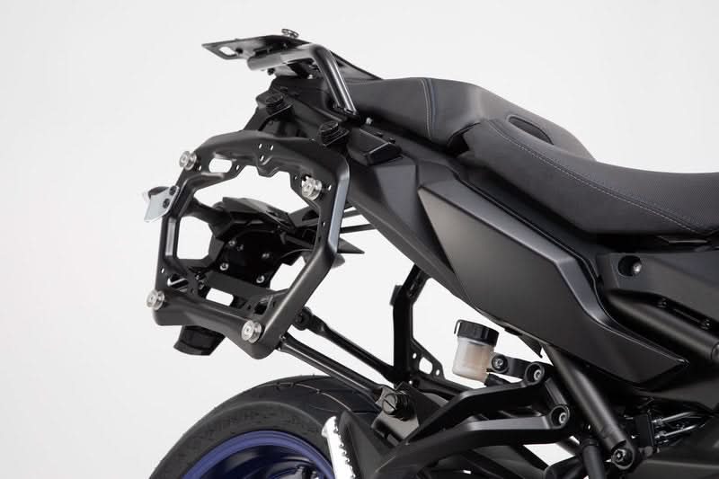 ZESTAW KUFRÓW BOCZNYCH TRAX ADV I STELAŻY SW-MOTECH MT-09 TRACER/TRACER 900GT BLACK 45/45L 5