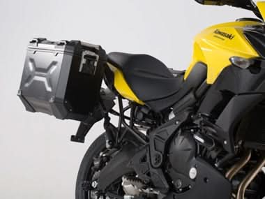 ZESTAW KUFRÓW BOCZNYCH TRAX ADV I STELAŻY SW-MOTECH KAWASAKI VERSYS 650 (14-) BLACK 37/37L 1