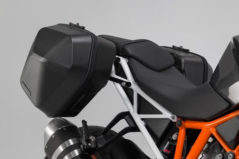 ZESTAW KUFRÓW BOCZNYCH URBAN ABS I STELAŻY SW-MOTECH KTM 1290 SUPER DUKE R (13-19) BLACK 2X16,5L 3