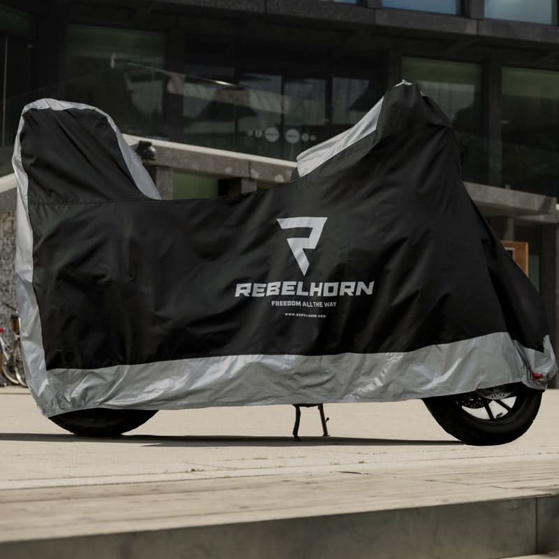 POKROWIEC NA MOTOCYKL REBELHORN COVER 2 Z MIEJSCEM NA KUFER BLACK SILVER S 3
