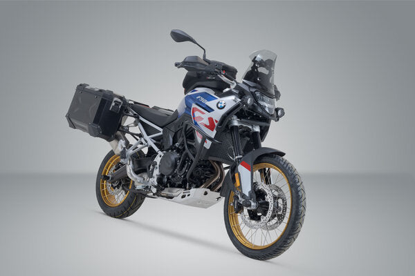 ZESTAW KUFRÓW BOCZNYCH TRAX ADV I STELAŻY SW-MOTECH BMW F 900 GS (23-) BLACK 45/37L 3