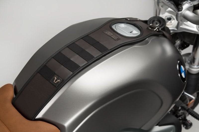 ZESTAW TORBA AKCESORYJNA LA1 I PAS NA ZBIORNIK SLA SW-MOTECH BMW R NINET MODELS (14-) BROWN 1