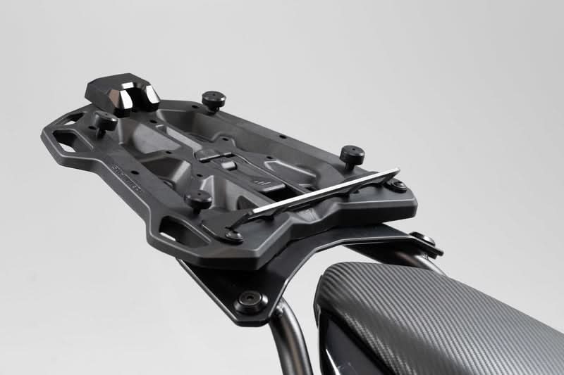 PŁYTA MONTAŻOWA SW-MOTECH DO STREET-RACK POD KUFER CENTRALNY SHAD 2 ADAPTER PLATE 1