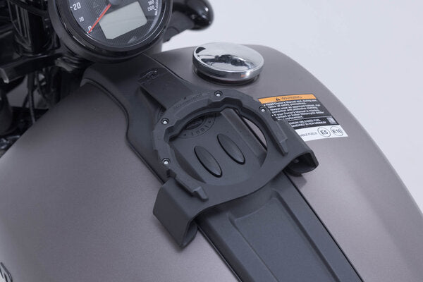 UCHWYT MOCUJĄCY TANKRING PRO SW-MOTECH INDIAN SCOUT MODELS (24-) BLACK 4