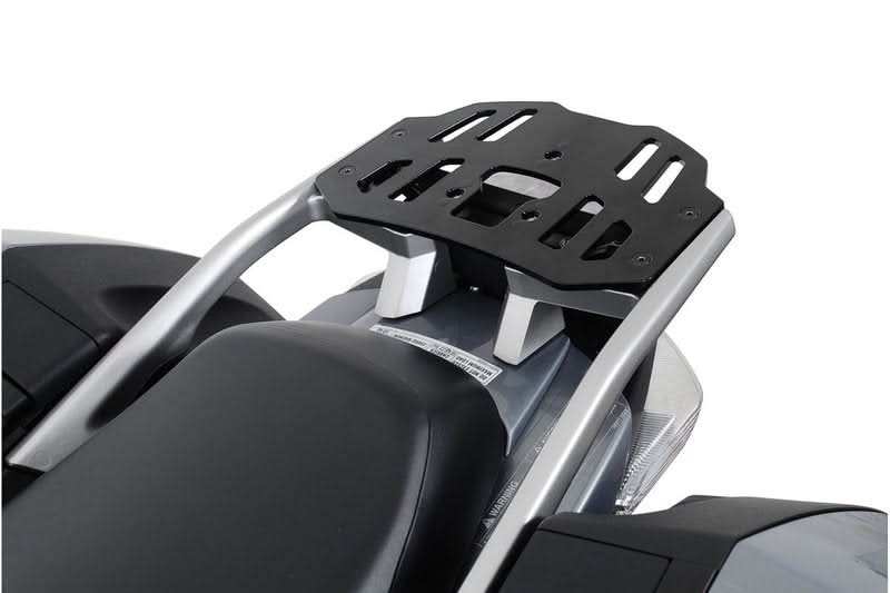 STELAŻ POD PŁYTĘ MONTAŻOWĄ KUFRA ALU-RACK SW-MOTECH KAWASAKI GTR 1400 (07-), BLACK 1
