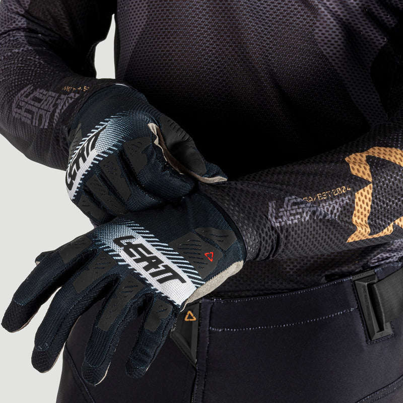 Bluza offroadowa Leatt Moto 5.5 Ultraweld Stealth 11 321297_ZAL727548.jpg