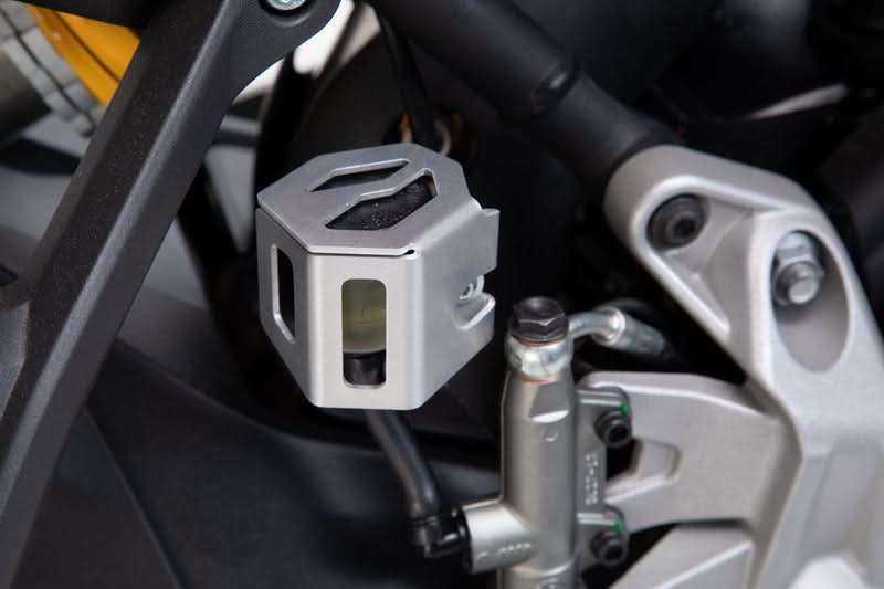 OSŁONA ZBIORNIKA PŁYNU HAMULCOWEGO SW-MOTECH BMW DUCATI KTM HUSQVARNA MODELS SILVER 1