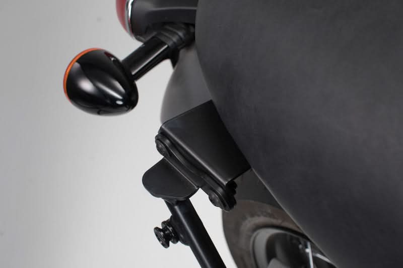 ADAPTER DO STELAŻA SLC NA PRAWĄ STRONĘ SW-MOTECH BONNEVILLE T100/120 (15-) BLACK 1