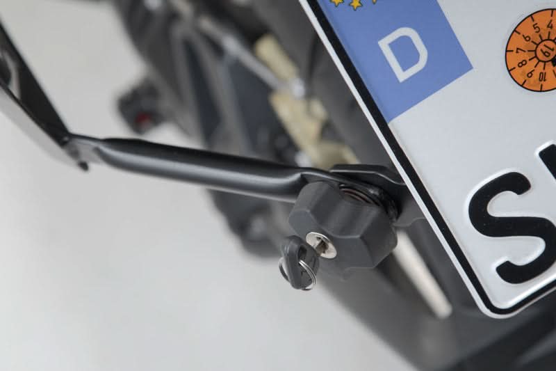 ZESTAW ZABEZPIECZAJĄCY STELAŻE PRO PRZED KRADZIEŻĄ SW-MOTECH ANTI-THEFT 2 KLUCZE BLACK 1