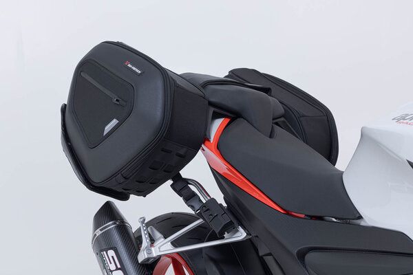 ZESTAW SAKW BOCZNYCH PRO BLAZE H I STELAŻY SW-MOTECH APRILIA RS 660 EXTREMA (23-) BLACK 5