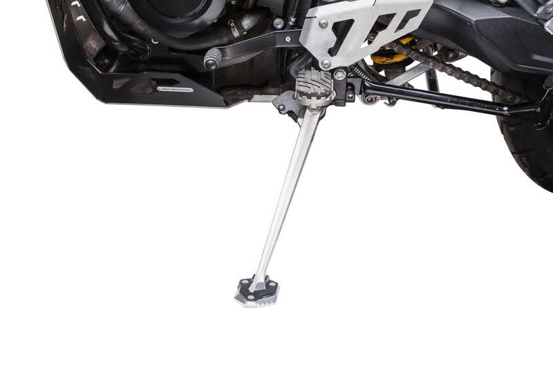 NAKŁADKA NÓŻKI BOCZNEJ SW-MOTECH TRIUMPH TIGER 800 MODELS (10-17) BLACK/SILVER 1