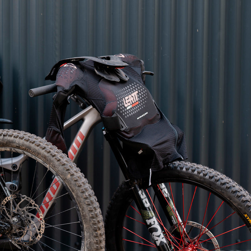 Koszulka z ochraniaczami Leatt 3Df Airfit Evo Black 9 322440_ZAL890323.jpg