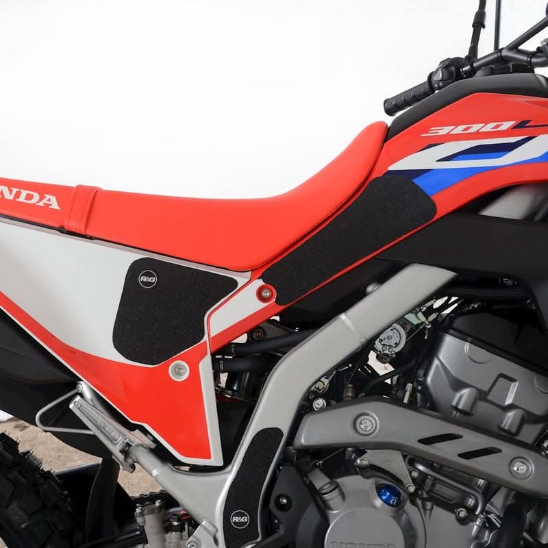 NAKLEJKA NA BAK TANKPAD ANTYPOŚLIZGOWY 4 CZĘŚCI RG RACING HONDA CBR1000RR-R(SP) 20- BLACK 1