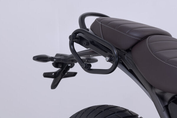 ZESTAW KUFRA BOCZNEGO URBAN ABS I STELAŻ SW-MOTECH TRIUMPH SCRAMBLER 400 X (23-) 1X16,5L 3