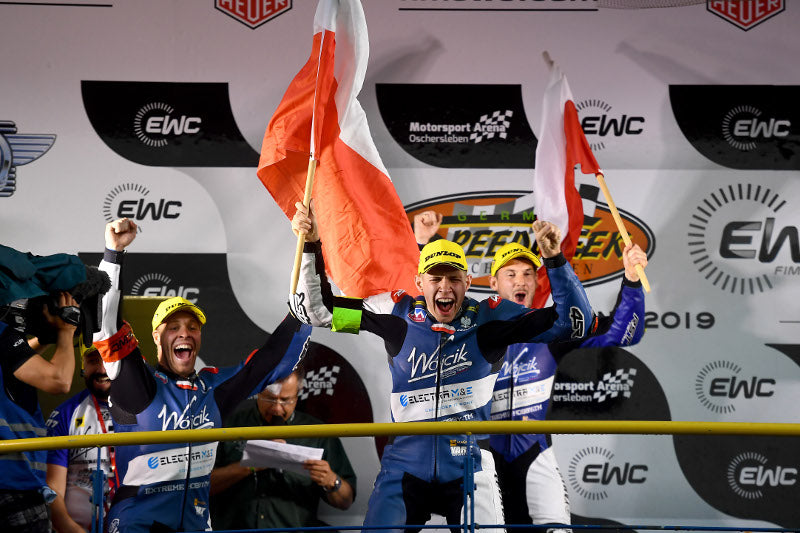 WójWójcik Racing Team na podium podczas mistrzostw świata