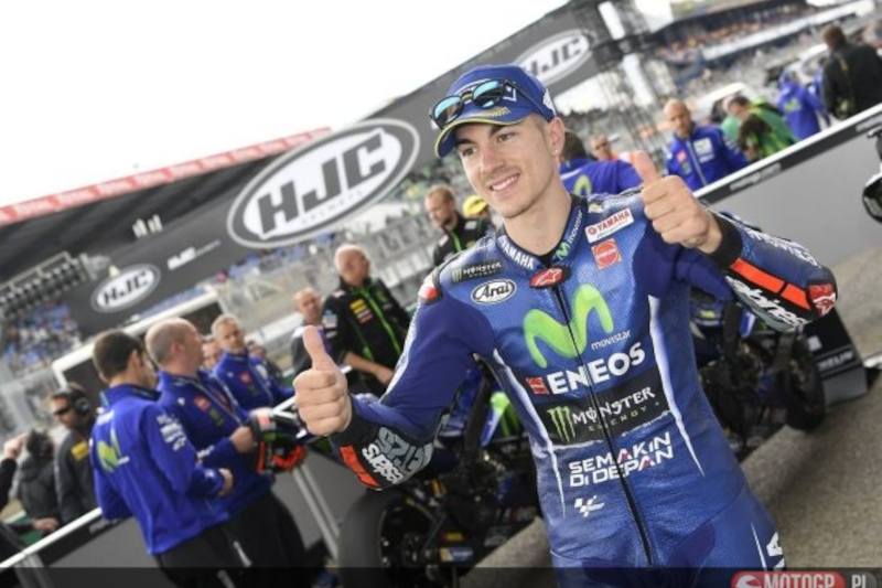 Maverick Vinales cieszący się ze zwycięstwa na Moto GP