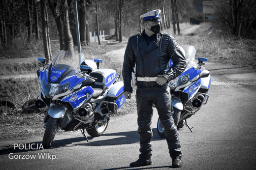 policja na motocyklach