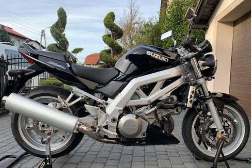 suzuki sv 1000 widziane z boku