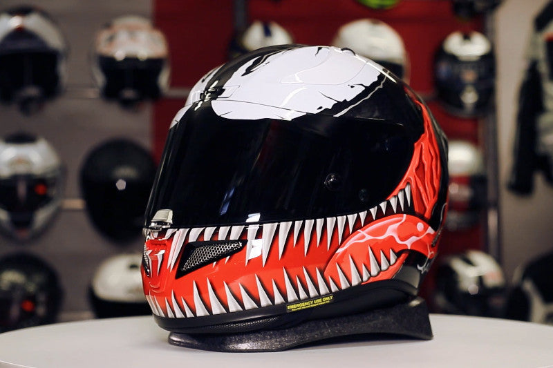 Kask motocyklowy  HJC RPHA 11 w malowaniu Venom ze stajni Marvela