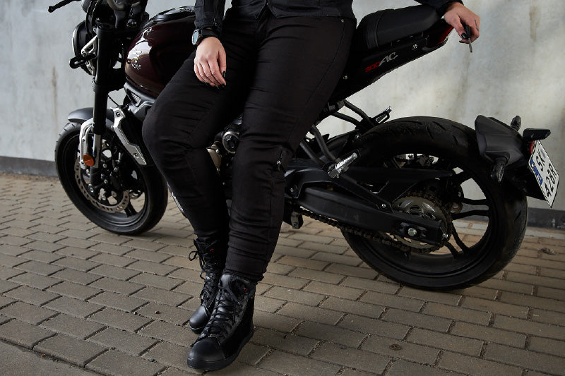Najlepsze jeansy na moto na sezon 2022
