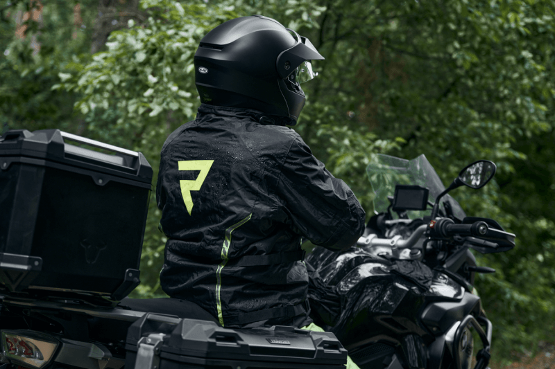 Najlepsza odzież przeciwdeszczowa na motocykl 