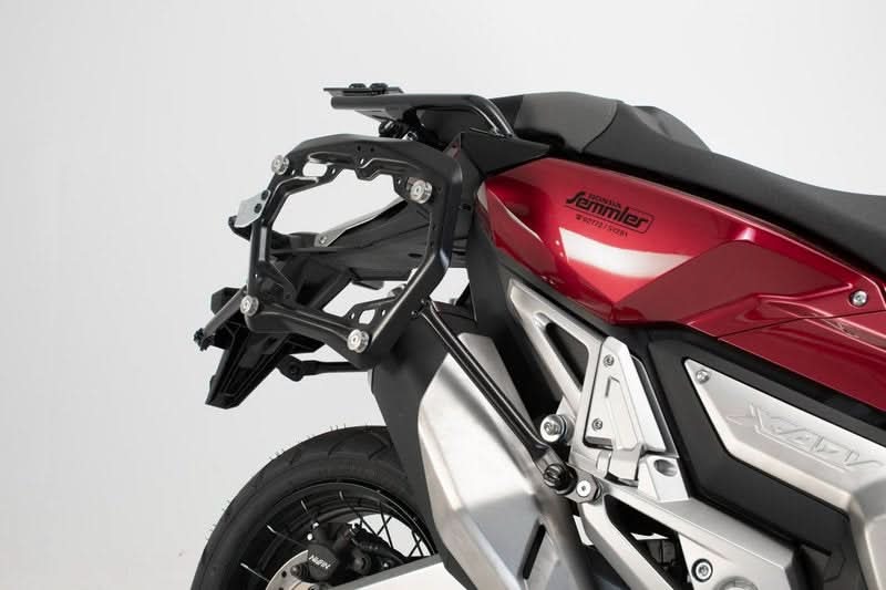 ZESTAW KUFRÓW BOCZNYCH TRAX ADV I STELAŻY SW-MOTECH HONDA X-ADV (16-20) SILVER 45/45L 3