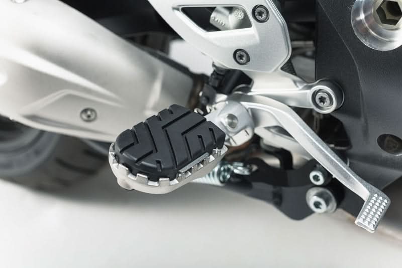 PODNÓŻKI ION SW-MOTECH BMW S 1000 XR (15-19) F 750/850 GS (17-) SILVER 1