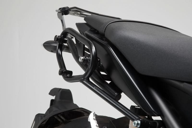 ZESTAW KUFRÓW BOCZNYCH URBAN ABS I STELAŻY SW-MOTECH YAMAHA MT-09 (13-20) BLACK 2X16,5L 5