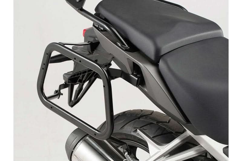 STELAŻ EVO NA KUFRY BOCZNE SW-MOTECH HONDA VFR 800 X CROSSRUNNER (15-) BLACK 1