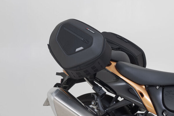 ZESTAW SAKW PRO BLAZE H I STELAŻY SW-MOTECH SUZUKI GSX 1300 R HAYABUSA (08-) BLACK 5