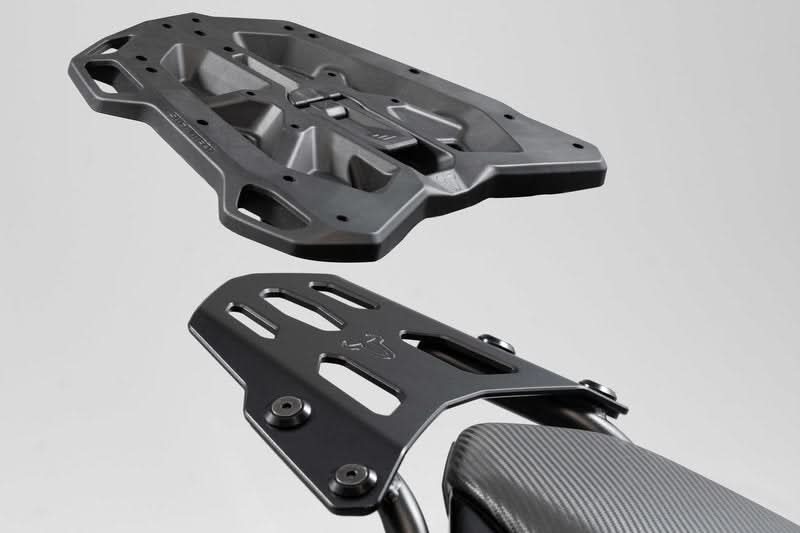 ZESTAW KUFRA CENTRALNEGO TRAX ADV SW-MOTECH MOTO GUZZI V85 TT (19-) SILVER 3