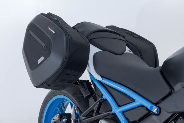 ZESTAW SAKW PRO BLAZE H I STELAŻY SW-MOTECH SUZUKI GSX-8S (22-) BLACK 5