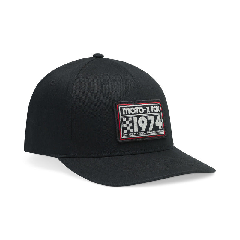 Czapka z daszkiem FOX 1974 Flexfit Black 1 360251_ZAL917681.jpg