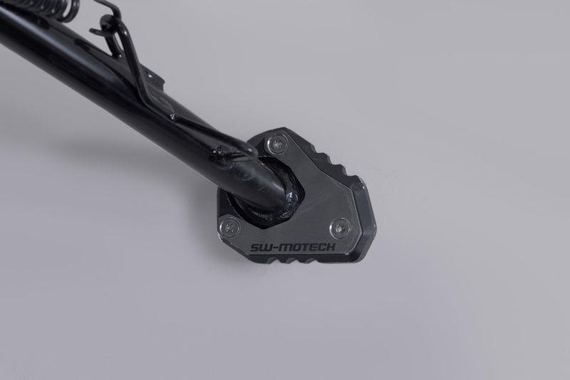 NAKŁADKA NÓŻKI BOCZNEJ SW-MOTECH KAWASAKI KLE500 / KLE500 SE (26-) BLACK/SILVER 1