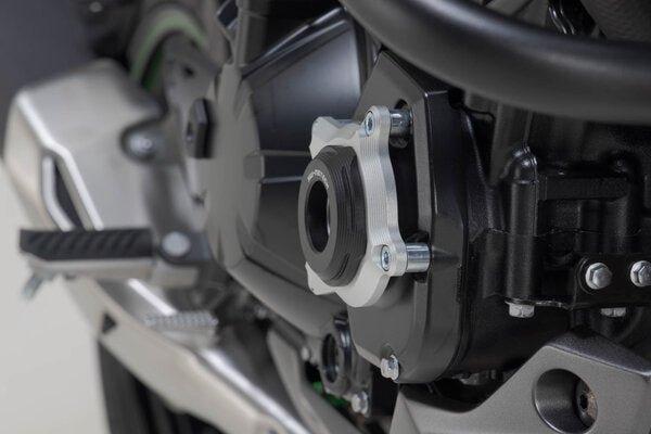 OSŁONA SILNIKA SW-MOTECH KAWASAKI Z900 MODELS (16-) BLACK/SILVER 9